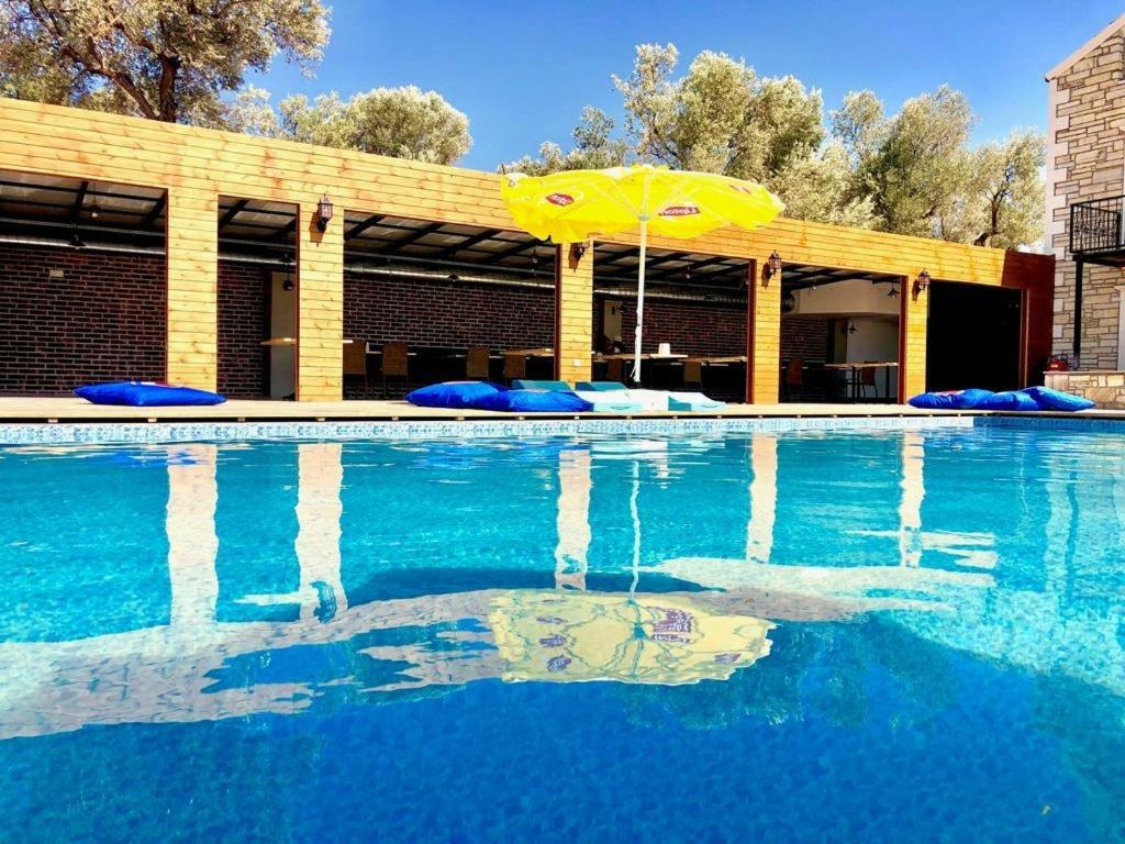 Victoria Hotel And Lounge Foça Exterior foto